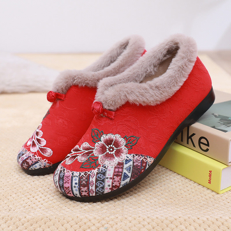 Old Beijing cloth shoes, cotton shoes, embroidered bag heels, middle-aged and elderly hairy shoes, warm ethnic style, comfortable soft soled, mom cotton shoes