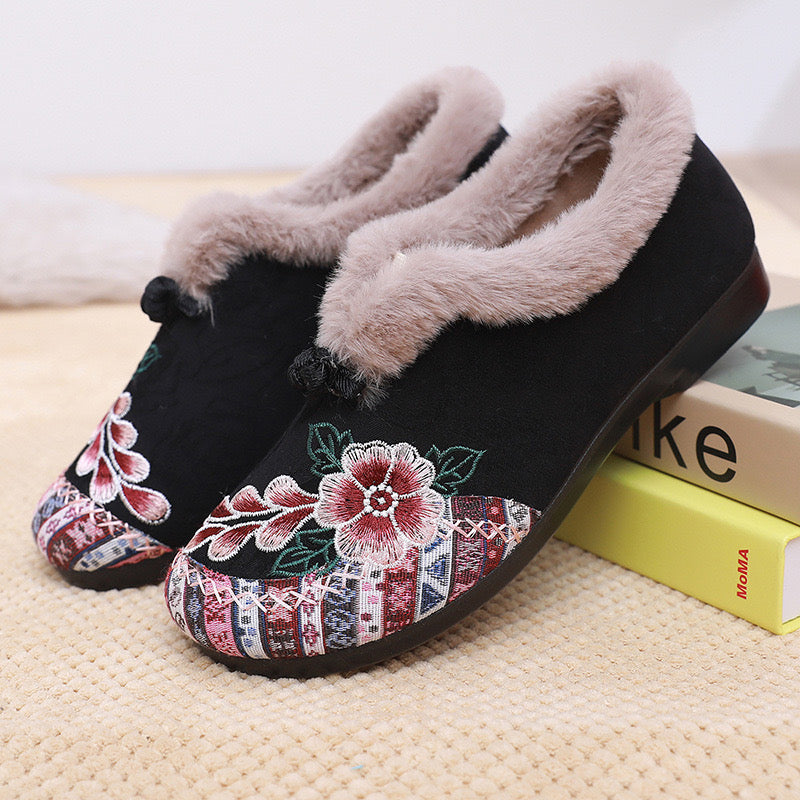 Old Beijing cloth shoes, cotton shoes, embroidered bag heels, middle-aged and elderly hairy shoes, warm ethnic style, comfortable soft soled, mom cotton shoes