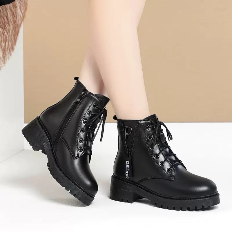 2025 Winter Women's New Short Boots with Thick Wool and Cotton, Flat Bottom, Middle Heel, British Style, Genuine Leather, Martin Boots