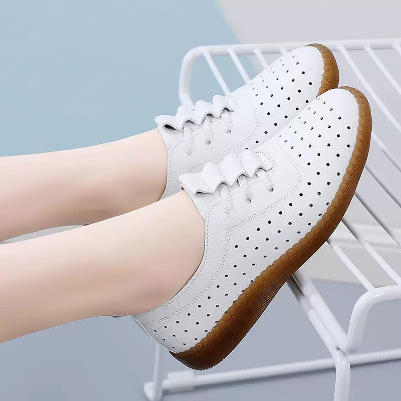 2025 New Bean Shoes Women's Genuine Leather White Shoes Soft soled Single Shoes Hollow Mom Shoes Anti slip Casual Walking Shoes