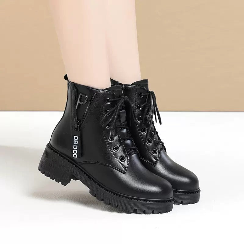 2025 Winter Women's New Short Boots with Thick Wool and Cotton, Flat Bottom, Middle Heel, British Style, Genuine Leather, Martin Boots